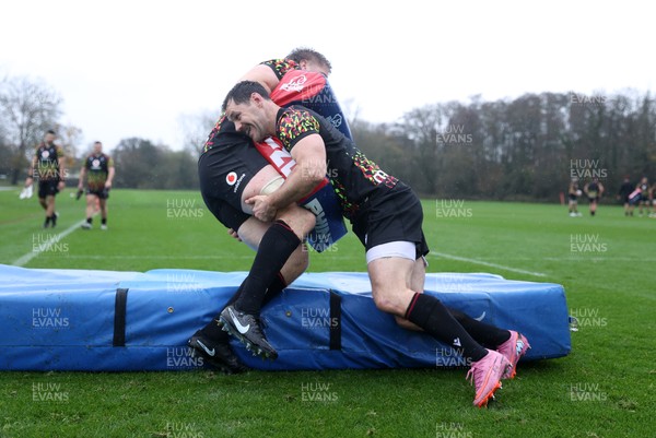 121125 - Wales Rugby Training in the week leading up to their game against Japan - Tomos Williams during training