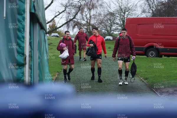 121125 - Wales Rugby Training in the week leading up to their game against Japan - Tomos Williams, Louis Rees-Zammit and Josh Adams
