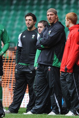 13.02.09 - Wales Rugby Training - Gavin Henson, Shane Williams and Andy Powell sit out of training. 