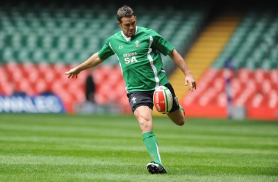 13.02.09 - Wales Rugby Training - Lee Byrne in action during training. 