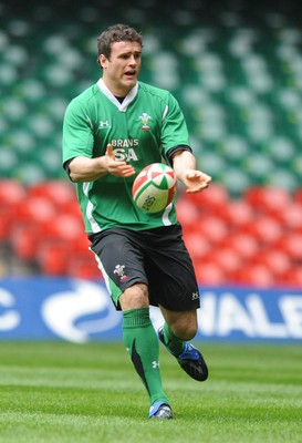 13.02.09 - Wales Rugby Training - Jamie Roberts in action during training. 