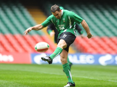 13.02.09 - Wales Rugby Training - Lee Byrne in action during training. 