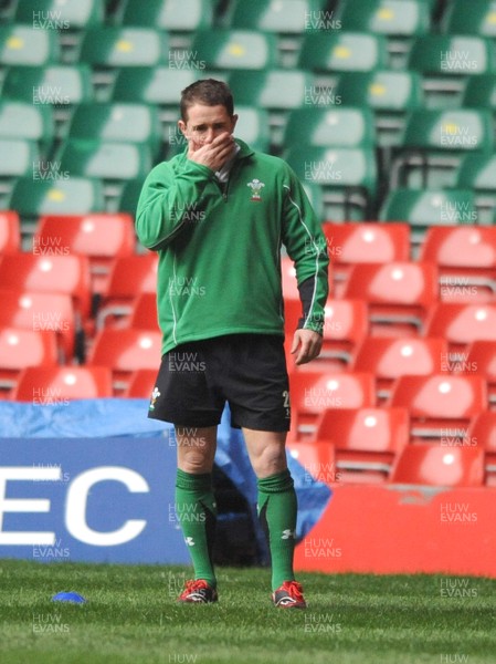 13.02.09 - Wales Rugby Training - Shane Williams during his fitness test ahead of Wales' game with England. 