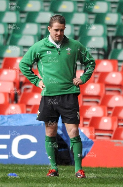 13.02.09 - Wales Rugby Training - Shane Williams during his fitness test ahead of Wales' game with England. 
