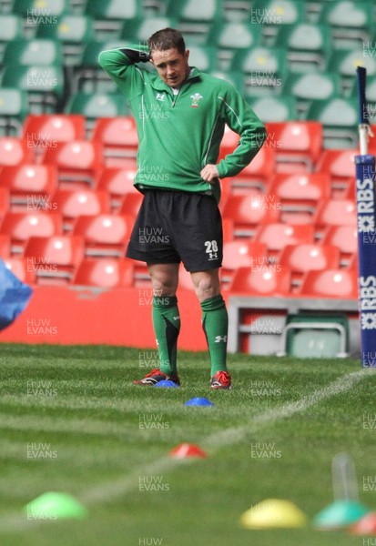 13.02.09 - Wales Rugby Training - Shane Williams during his fitness test ahead of Wales' game with England. 