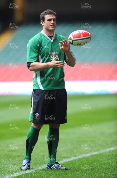 13.02.09 - Wales Rugby Training - Jamie Roberts in action during training. 