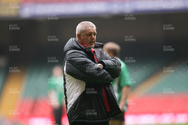 13.02.09  Sport... Wales' rugby coach WARREN GATLAND at the Millennium Stadium during training today(FRI). 