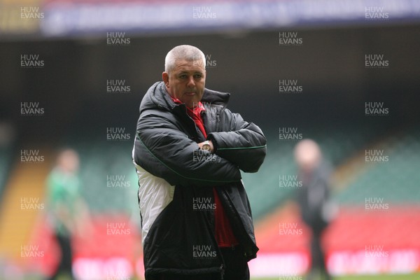 13.02.09  Sport... Wales' rugby coach WARREN GATLAND at the Millennium Stadium during training today(FRI). 