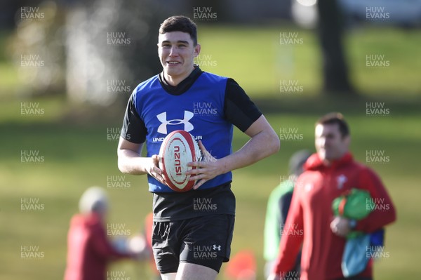130218 - Wales Rugby Training - Seb Davies during training