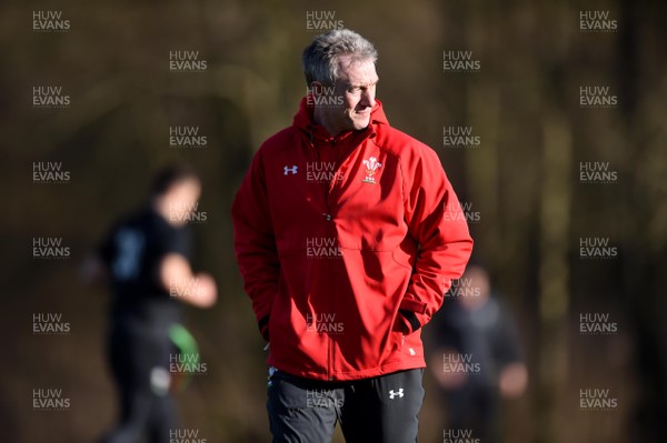 130218 - Wales Rugby Training - Rob Howley during training