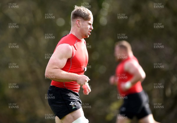 130219 - Wales Rugby Training - Aaron Wainwright during training