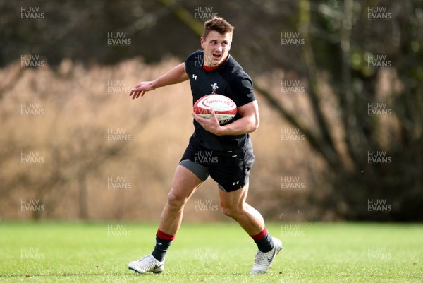 130219 - Wales Rugby Training - Jonathan Davies during training