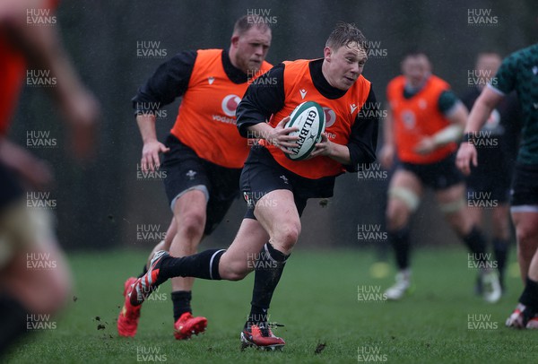 130224 - Wales Rugby Training at the Vale Resort - Sam Costelow during training