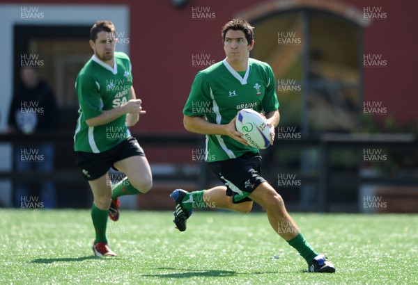13.03.09 - Wales Rugby Training - James Hook makes a pass during training. 