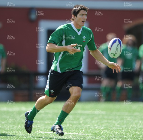 13.03.09 - Wales Rugby Training - James Hook makes a pass during training. 