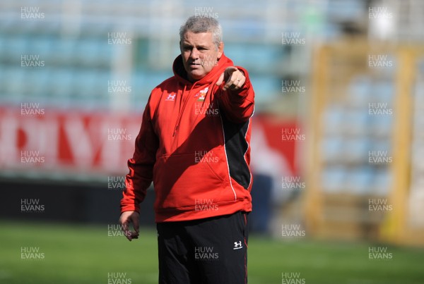 13.03.09 - Wales Rugby Training - Wales head coach, Warren Gatland during training. 