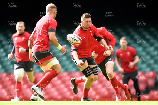 130320 - Wales Rugby Training - Justin Tipuric during training