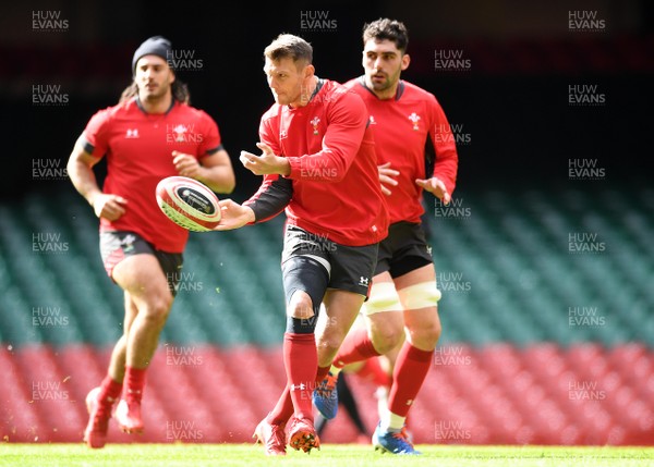 130320 - Wales Rugby Training - Dan Biggar during training