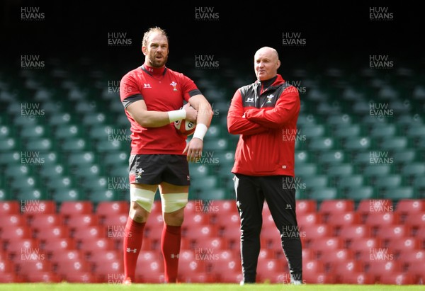 130320 - Wales Rugby Training - Alun Wyn Jones and Martyn Williams during training
