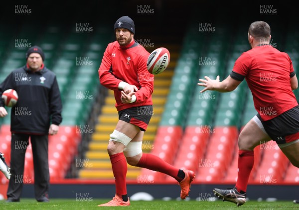 130320 - Wales Rugby Training - Alun Wyn Jones during training