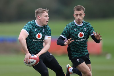 130324 - Wales Rugby Training ahead of their final game against Italy - Sam Costelow during training