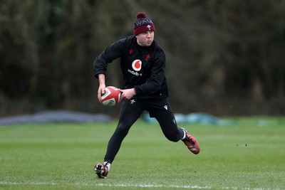 130324 - Wales Rugby Training ahead of their final game against Italy - Ioan Lloyd during training