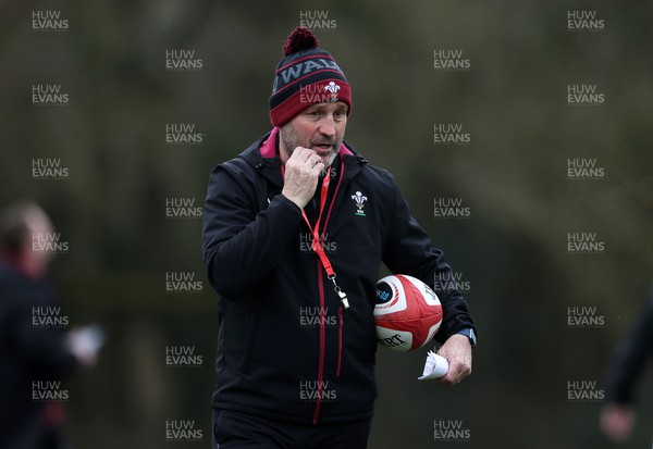 130324 - Wales Rugby Training ahead of their final game against Italy - Alex King, Attack Coach during training