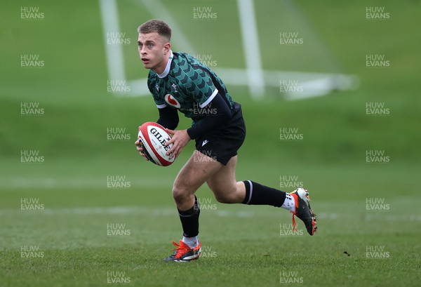 130324 - Wales Rugby Training ahead of their final game against Italy - Cameron Winnett during training