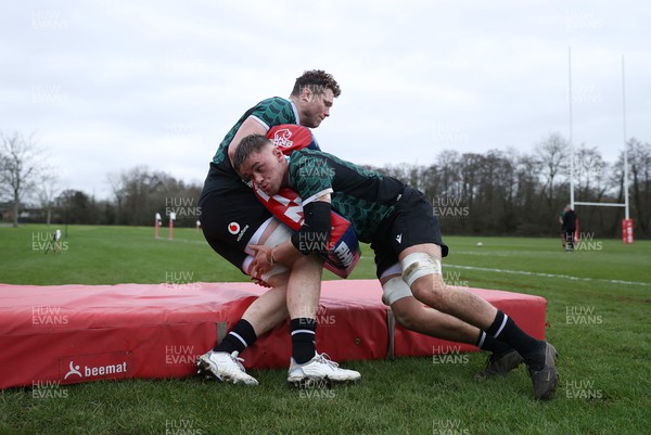 130324 - Wales Rugby Training ahead of their final game against Italy - Alex Mann during training