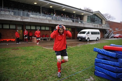 13.06.10 - Wales Rugby Training - Ryan Jones and Dan Biaggar arrive for a wet training session at Dilworth School, Auckland. 