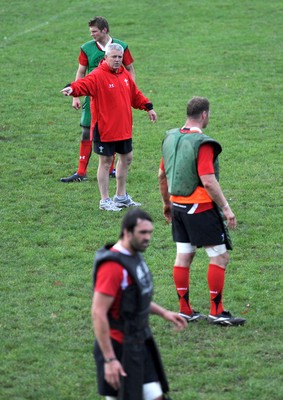 13.06.10 - Wales Rugby Training - Head coach Warren Gatland makes a point during training. 