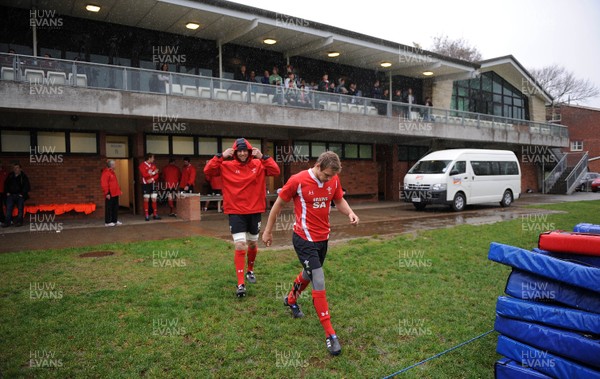 13.06.10 - Wales Rugby Training - Ryan Jones and Dan Biaggar arrive for a wet training session at Dilworth School, Auckland. 