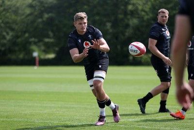 130625 - Wales Rugby Training - Taine Plumtree during training