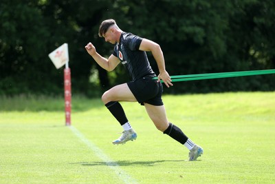 130625 - Wales Rugby Training - Tom Rogers during training