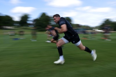 130625 - Wales Rugby Training - Elliot Dee during training
