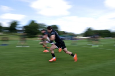 130625 - Wales Rugby Training - Dan Edwards during training