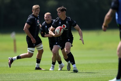 130625 - Wales Rugby Training - Tom Rogers during training