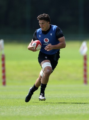 130625 - Wales Rugby Training - Teddy Williams during training