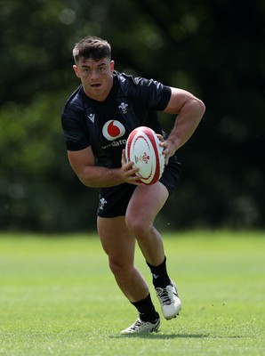 130625 - Wales Rugby Training - Reuben Morgan-Williams during training