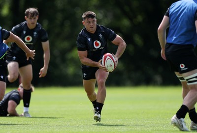 130625 - Wales Rugby Training - Reuben Morgan-Williams during training