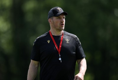 130625 - Wales Rugby Training - Gethin Jenkins, Defence Coach during training