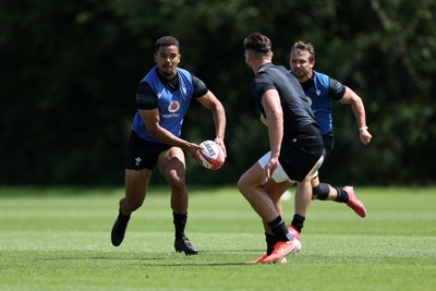 130625 - Wales Rugby Training - Ben Thomas during training