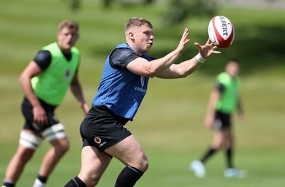 130625 - Wales Rugby Training - Sam Costelow during training