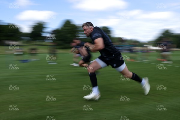 130625 - Wales Rugby Training - Elliot Dee during training