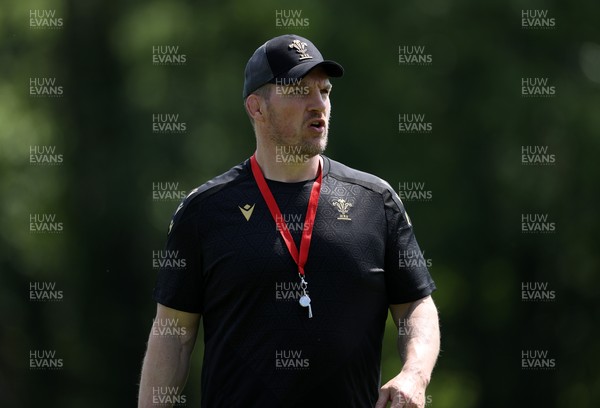 130625 - Wales Rugby Training - Gethin Jenkins, Defence Coach during training