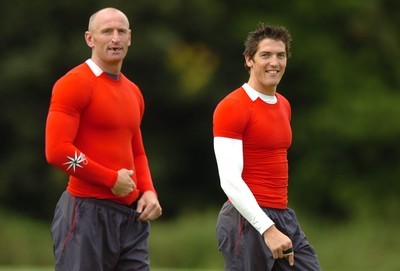 13.08.07 -  Wales Rugby Training - Gareth Thomas and James Hook(R) during training  