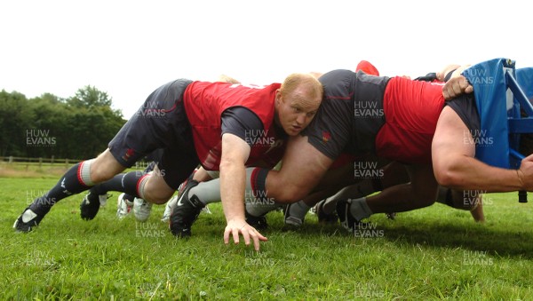 13.08.07 -  Wales Rugby Training - Martyn Williams takes part in scrummaging practice during training  