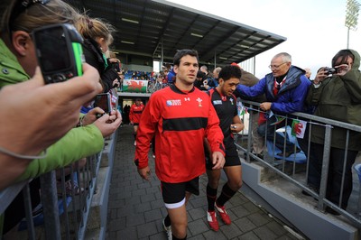 13.09.11 - Wales Rugby Training - Mike Phillips and Toby Faletau are greeted by fans as they walk out for an open training session. 