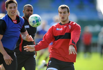 13.09.11 - Wales Rugby Training - Sam Warburton during training. 
