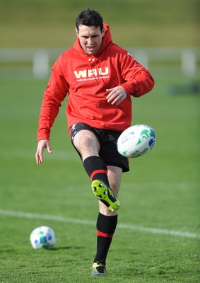 13.09.11 - Wales Rugby Training - Stephen Jones during training. 
